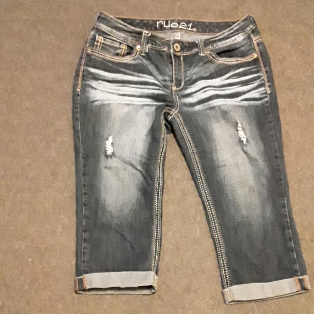 Rue21 capris